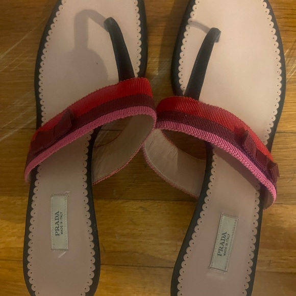 VINTAGE PRADA!!! Thong sandal with comfortable kitten heel - Picture 5 of 5